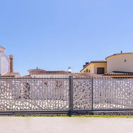 Apart-rent Casa Llobregat 0100 Villa Empuriabrava