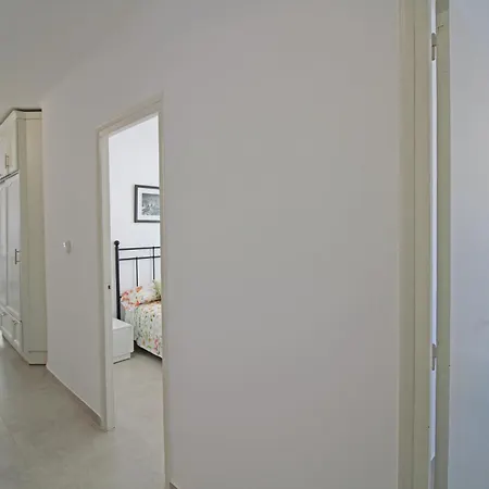 Villa Apart-rent Casa Llobregat 0100 Empuriabrava