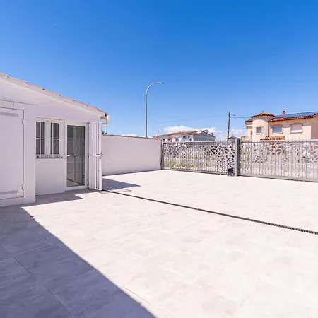 Villa Apart-rent Casa Llobregat 0100 Empuriabrava